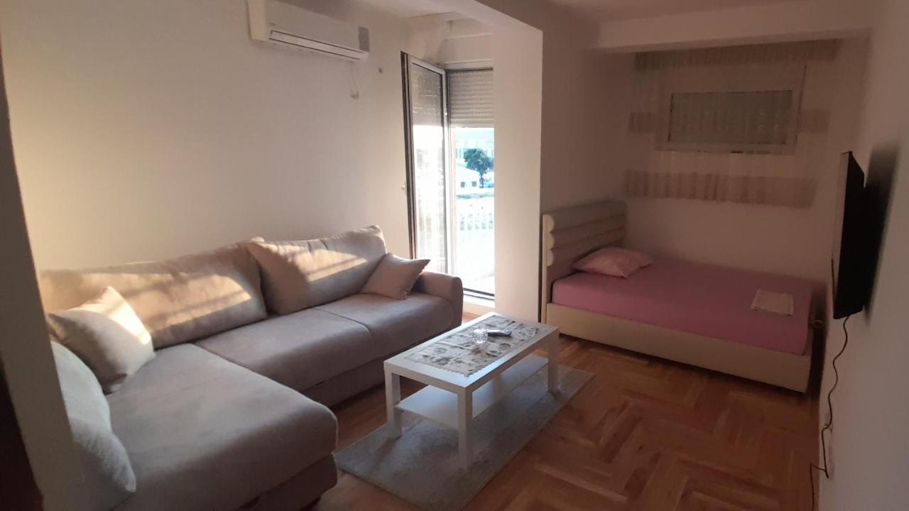 Apartment Luka Ποντγορίτσα Εξωτερικό φωτογραφία