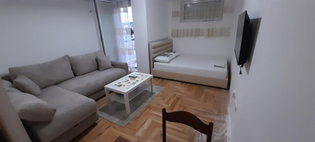 Apartment Luka Ποντγορίτσα Εξωτερικό φωτογραφία